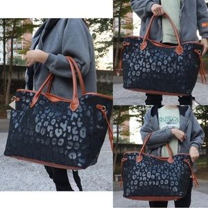 Weekender bag - subtle cheetah print